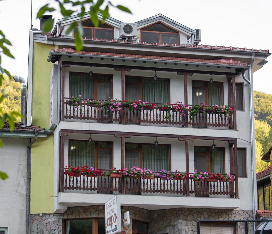 Hera Guest House Чифлик Экстерьер фото