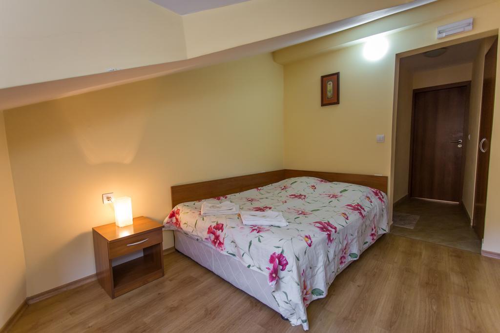 Hera Guest House Чифлик Экстерьер фото